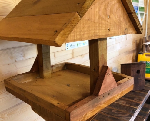 Bird table